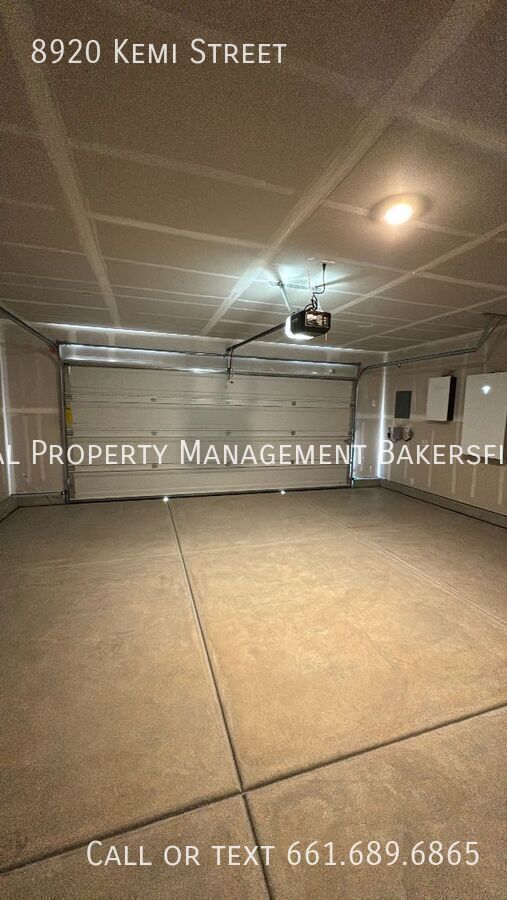 Building Photo - 8920 Kemi St