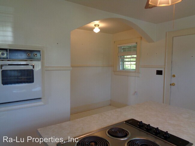 Building Photo - 3 br, 1 bath House - 2881 Hwy 66 South