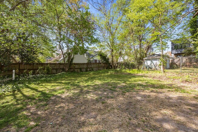 Building Photo - "Charming 1-Bed Gem at 509-511 Cape Ave, Raleigh – Your Cozy Retreat Awaits!"