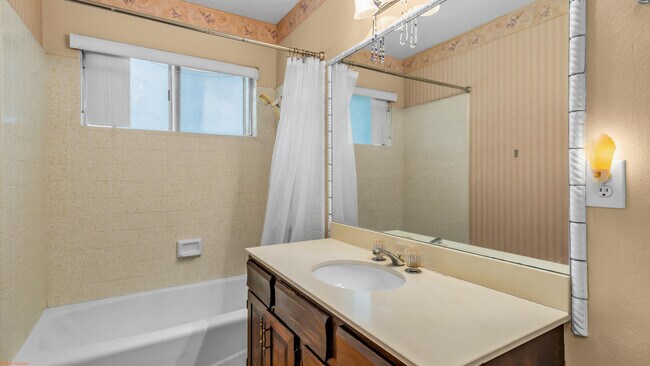 Building Photo - 46555 Cameo Palm Dr