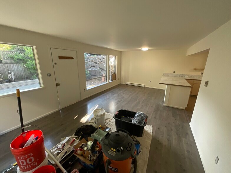 Building Photo - 935 N 85th St