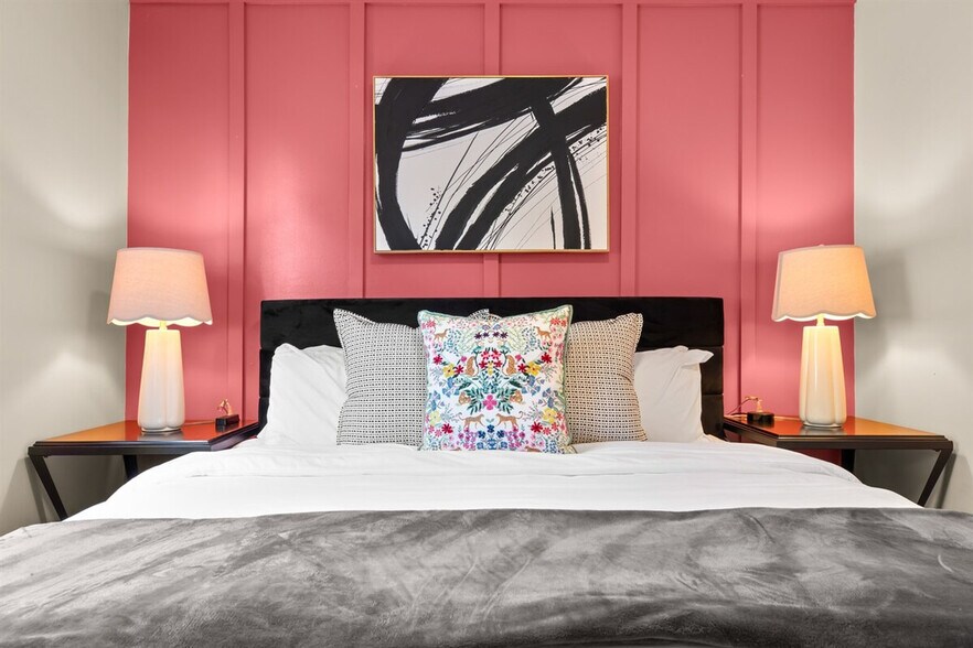 Building Photo - 18451 Sharon Ln