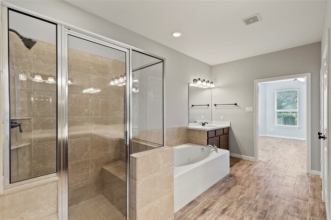 Building Photo - 521 Ironwood Forest Dr