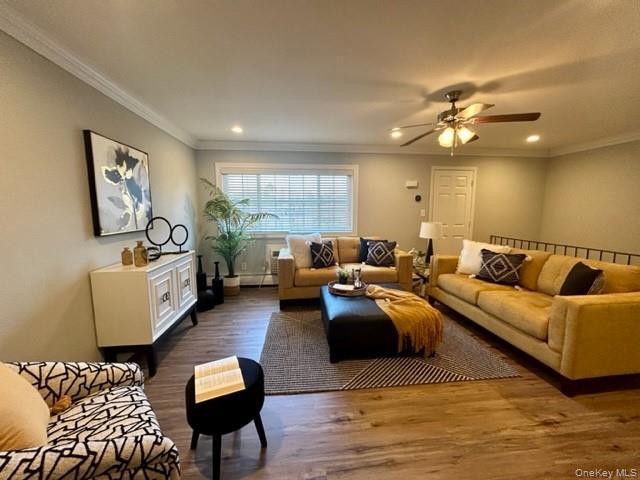 Building Photo - 475 Little East Neck Rd