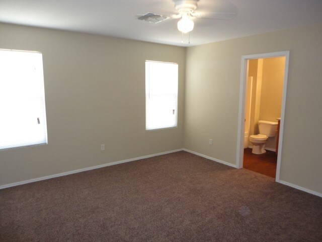 Building Photo - 1030 S Clancy Circle