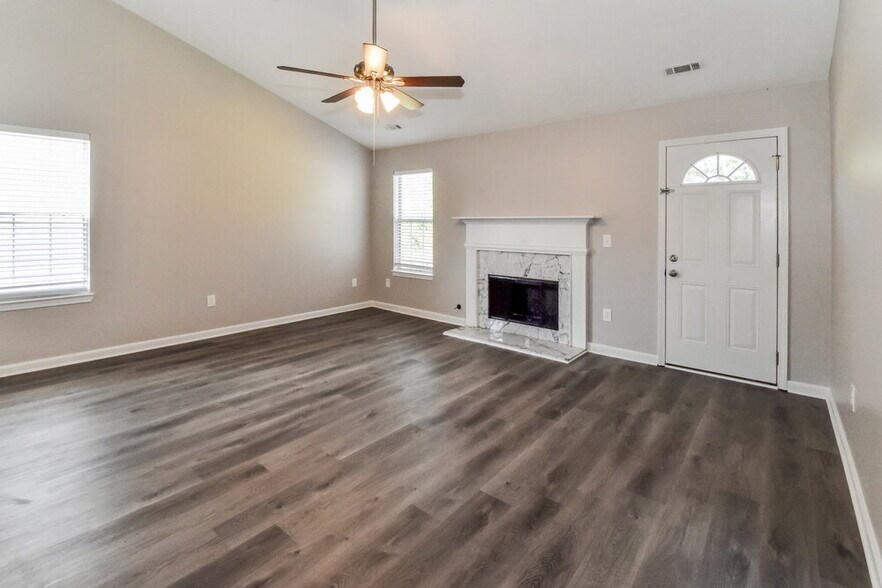 Building Photo - 11752 Spring Lake Way