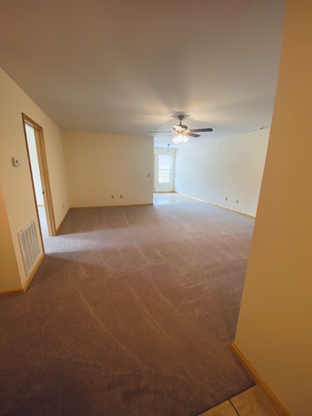 Building Photo - 48 Sunshine Ln