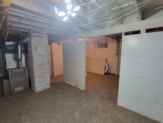 Building Photo - 2 BEDROOM AND 1 BATH NEXT TO UNM CAMPUS