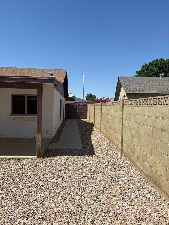 Building Photo - 4919 W Ironwood Dr