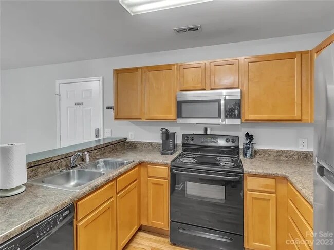 Kitchen - 55 Derby Rd