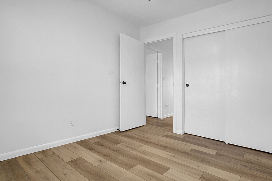 Building Photo - 4895 Drayton Rd