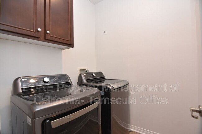 Building Photo - 40402 Calle Real