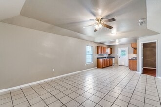 Building Photo - New Braunfels 2/2/1
