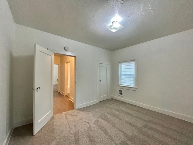 Building Photo - ne4th