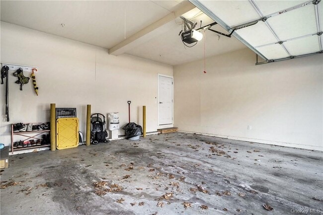 Building Photo - 297 W Post Rd