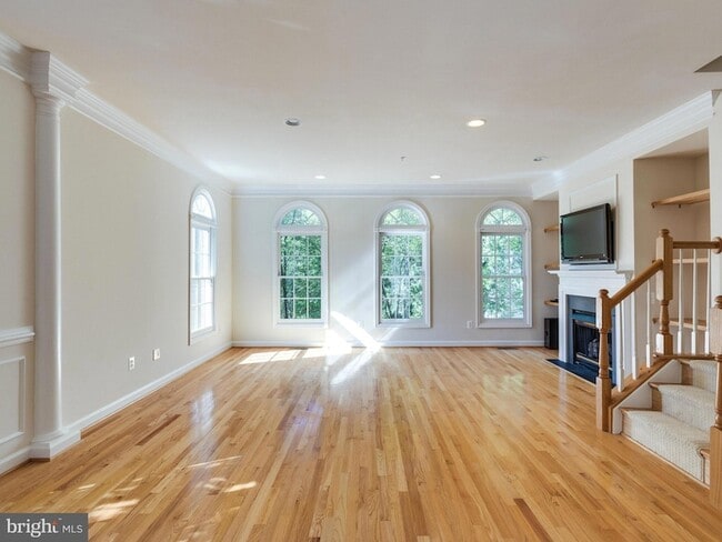 Building Photo - 8870 Ashgrove House Ln