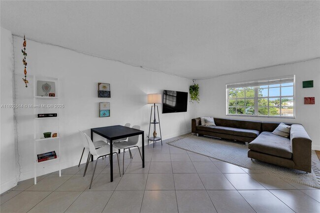 Building Photo - 333 SW 86th Ave