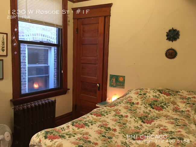 Building Photo - 1230 W Roscoe St