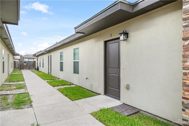 Building Photo - 1205 Bodark Dr