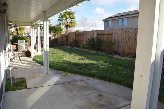 Building Photo - 9289 Winding Brook Way