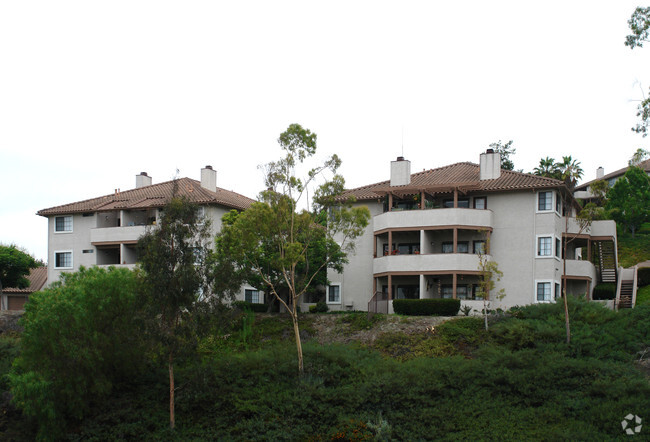 Building Photo - Vista Way Village