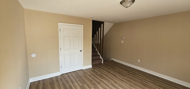 Building Photo - 30X Hendrickson Ln