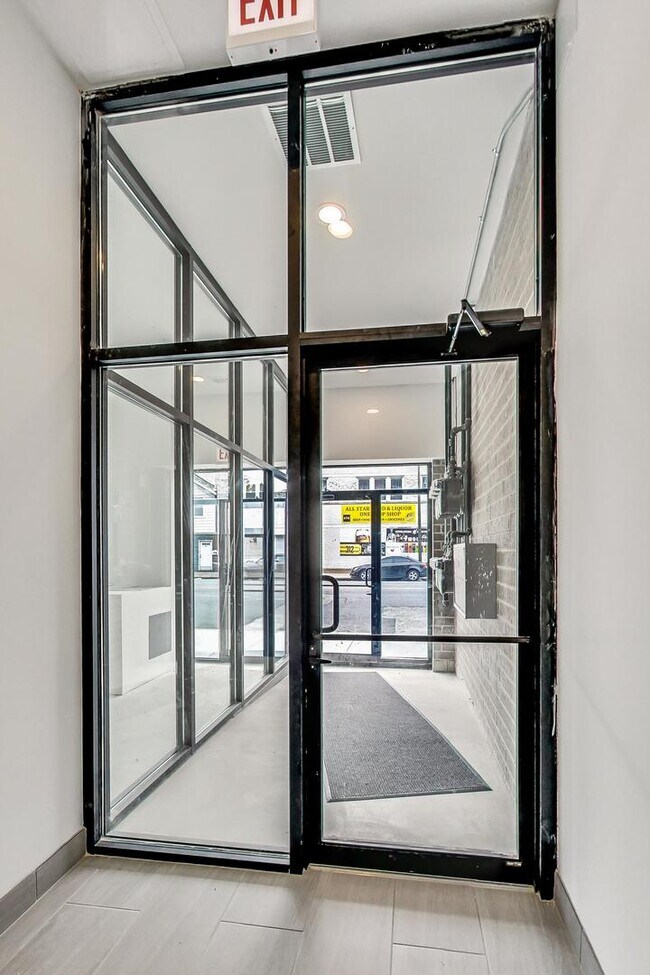 Building Photo - 2910 S Archer Ave