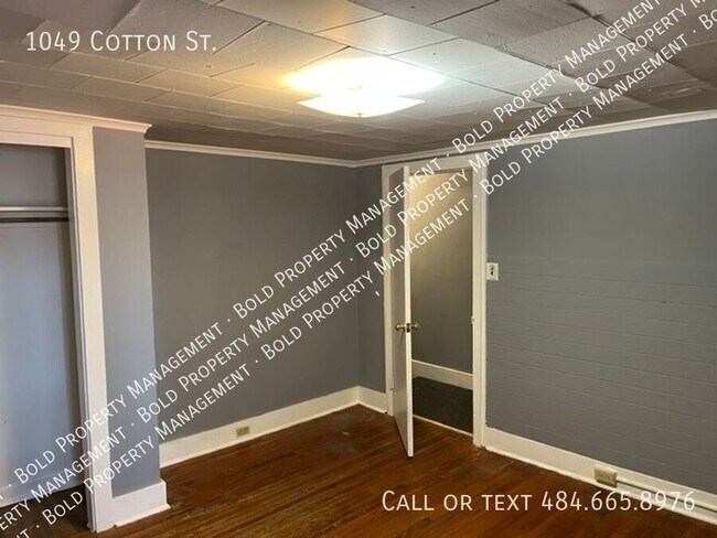 Building Photo - 1049 Cotton St