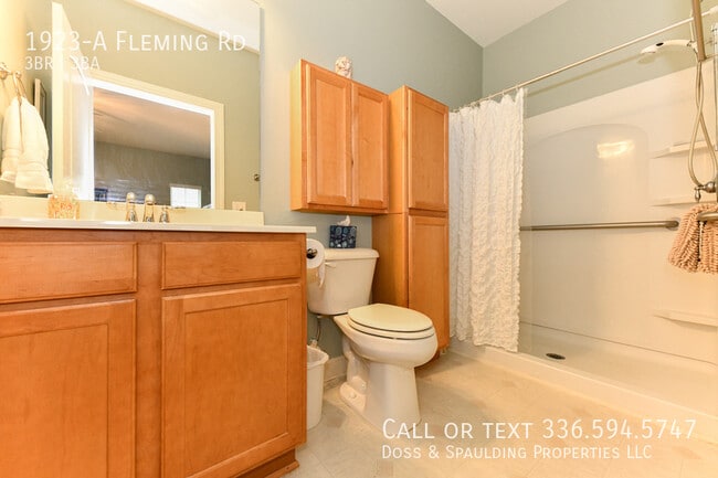 Building Photo - 1923 Fleming Rd