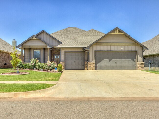 Building Photo - Welcome Home to The Waters!