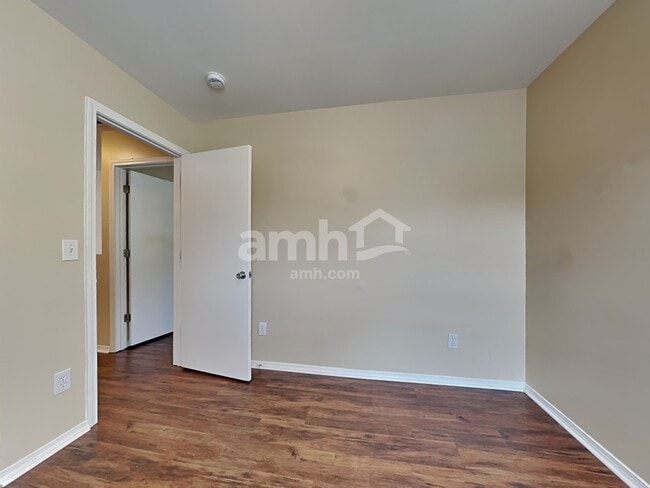 Building Photo - 8859 Arbor Glen Dr