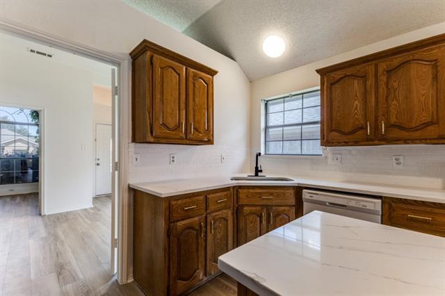 Building Photo - 917 Haverstraw Pl