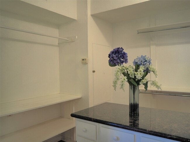 Building Photo - 3409 La Branch St