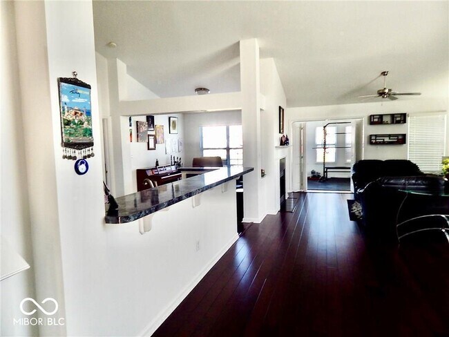 Building Photo - 1350 Hamilton Dr