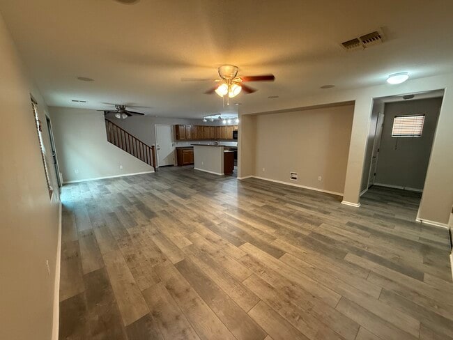 Building Photo - 942 S Deerfield Ln