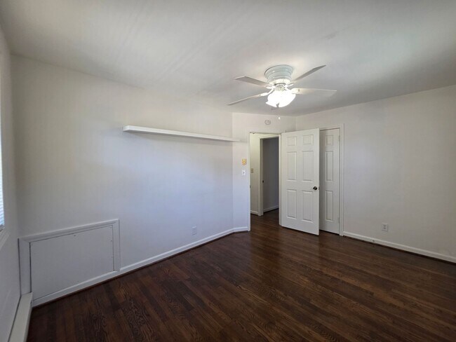 Building Photo - DVI122#-DJ