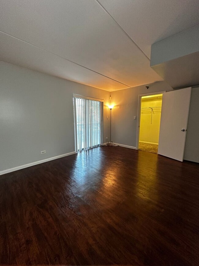 Building Photo - 6020 Lake Bluff Dr