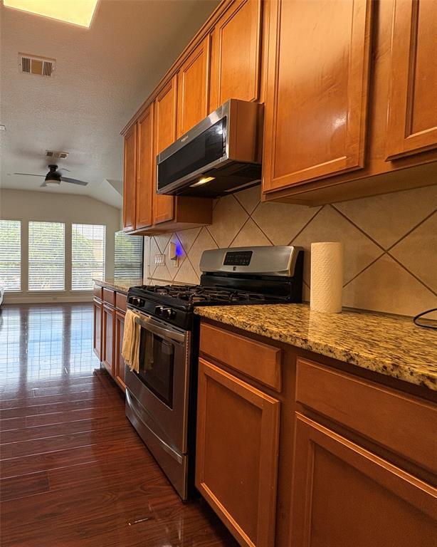 Building Photo - 16100 S Great Oaks Dr