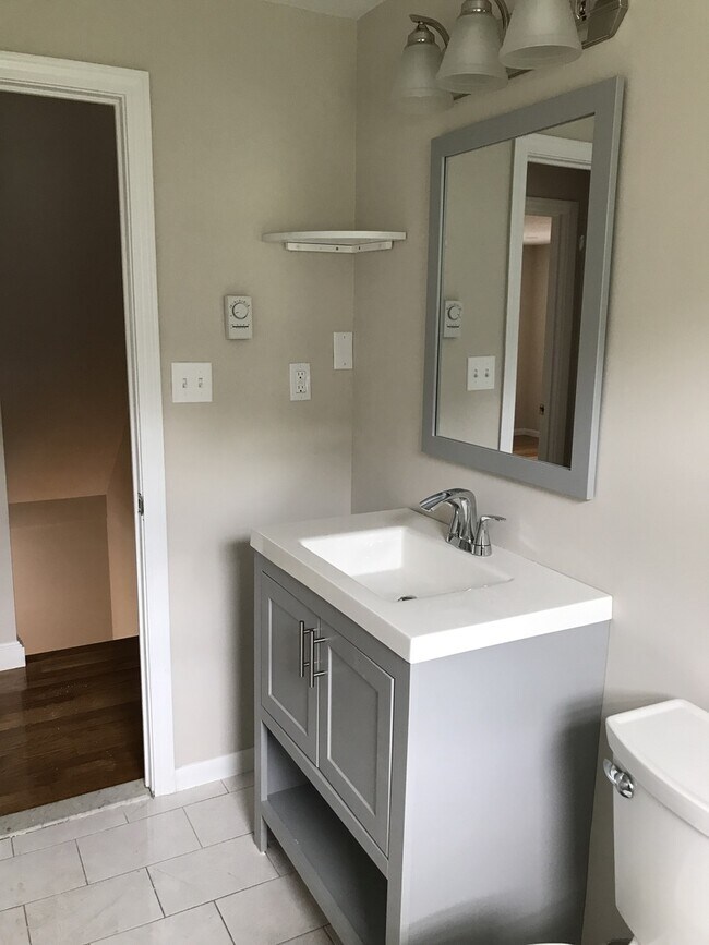 Building Photo - 626-628 Summer St.