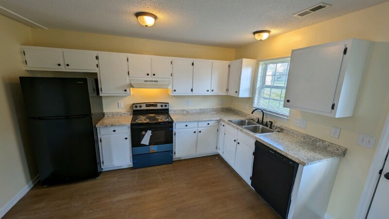 Building Photo - 425 Elmira St