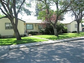 Building Photo - 524 Avenue E