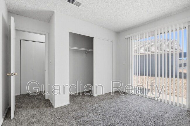 Building Photo - 5355 Rod Ct