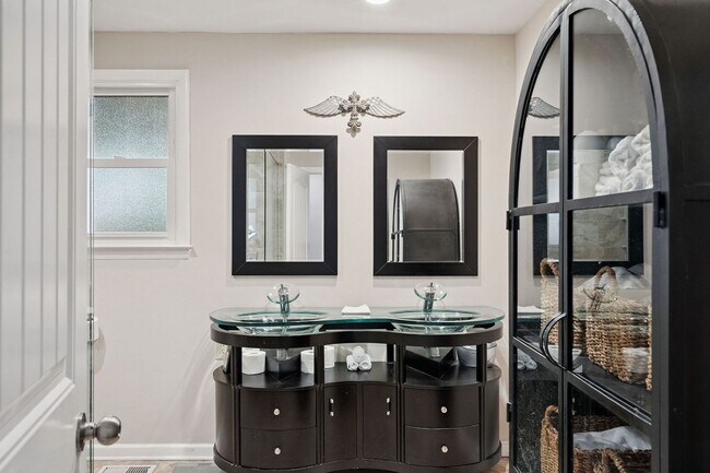 Building Photo - Gated versatile lifestyle property tucked into the heart of Tennessee’s most scenic countryside