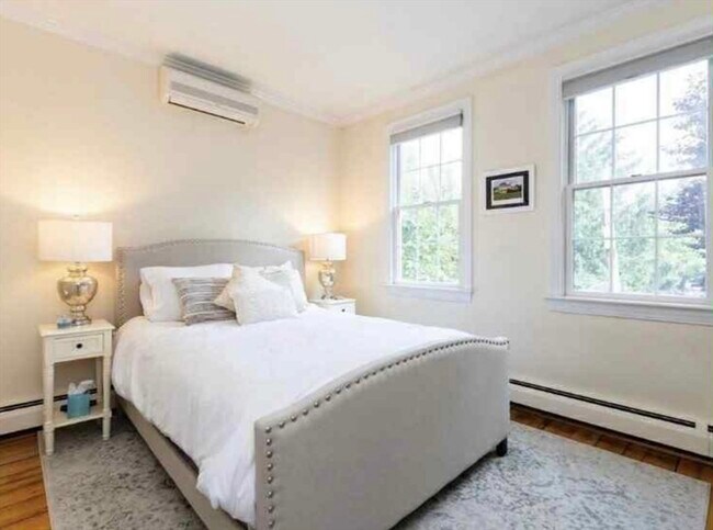 Building Photo - 34 Austin St