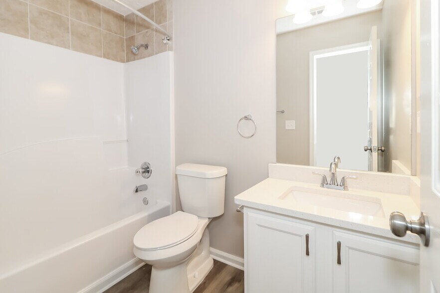 Building Photo - 731 Sugar Oak Ln