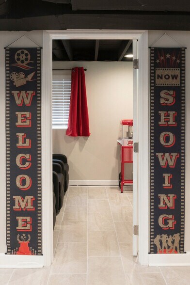 Building Photo - 5539-47 W Archer Ave