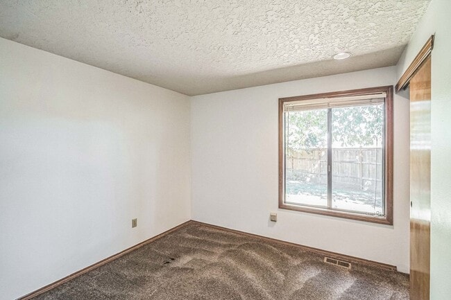 Building Photo - 21665 SW Imperial Ct