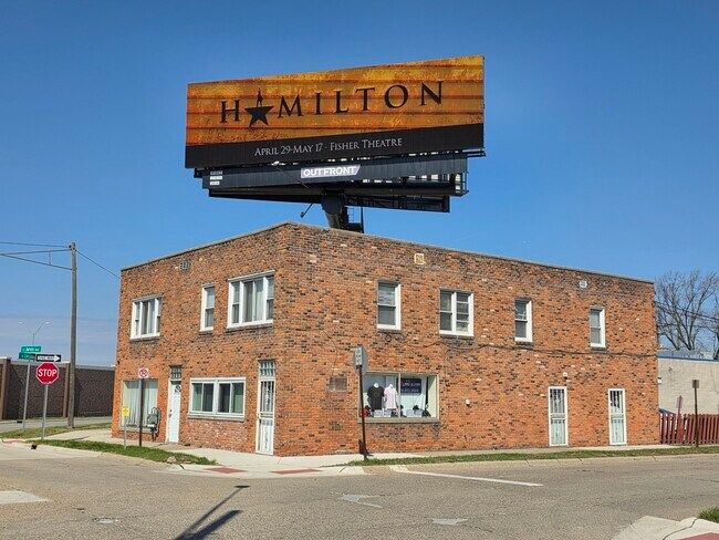 Building Photo - 22006 N Chrysler Dr