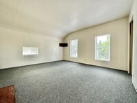 Building Photo - 1243 E Walnut St