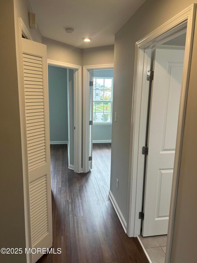 Building Photo - 201 Rio Grande Dr